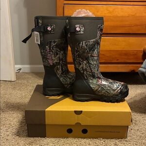 LaCrosse Women's Camo and Black Winter Boots